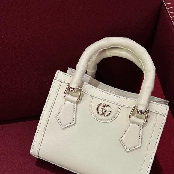 Gucci Classic Chain Bag - Timeless Elegance - Picture 3 of 4